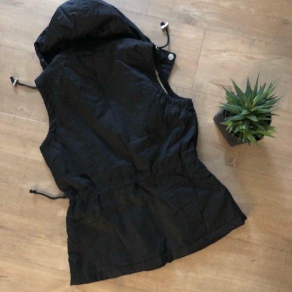 Black Vest ~ Sherpa lined - Picture 4 of 5